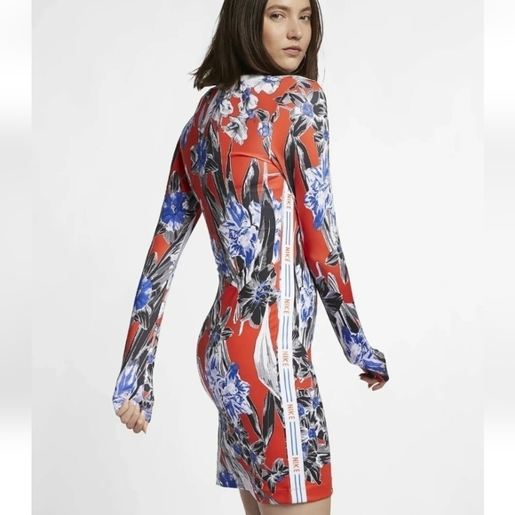 Nike Sportswear Women’s Mini Bodycone Long-Sleeve Floral Dress size Small - Picture 2 of 16